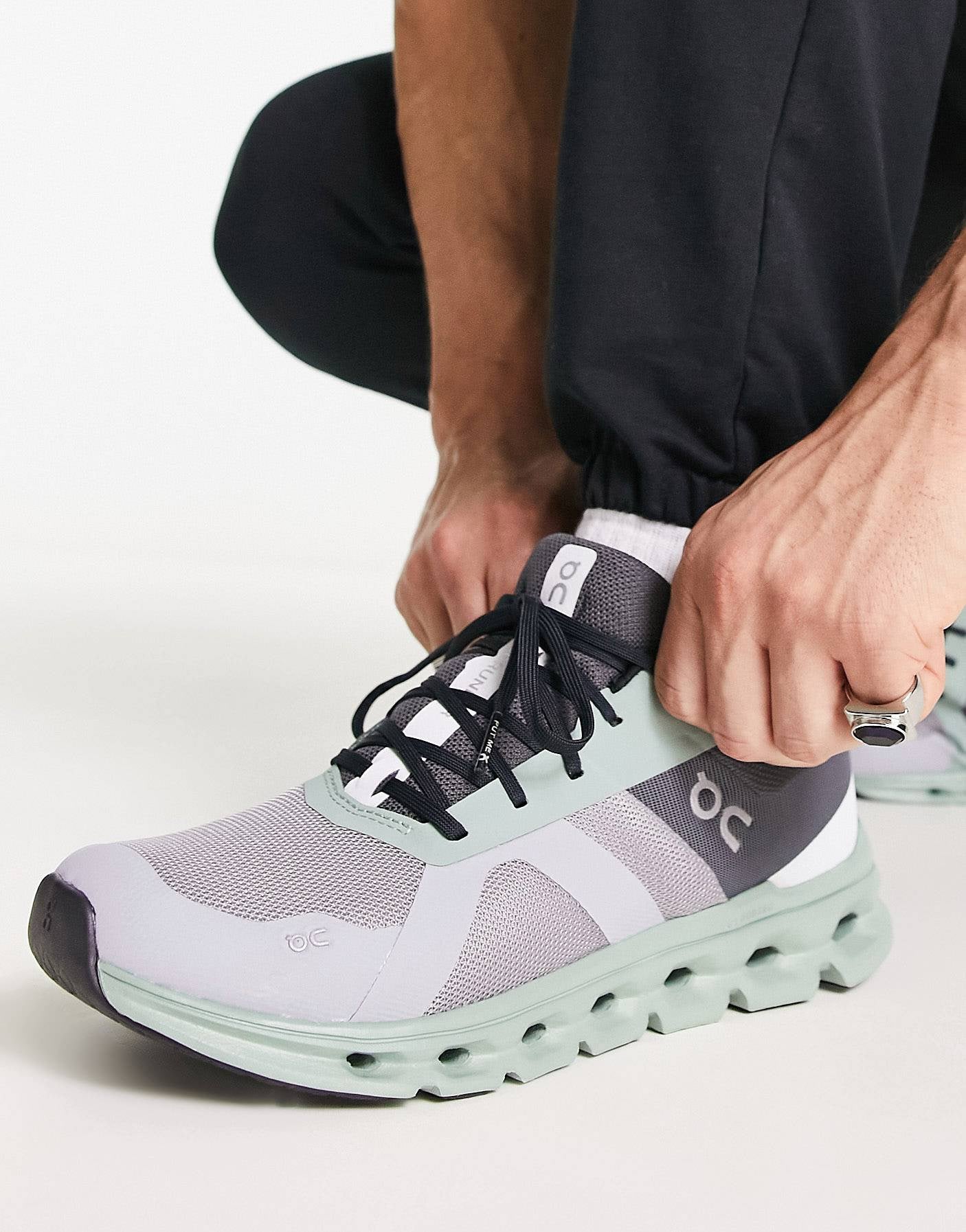 On Running Cloudrunner trainers in sage and grey